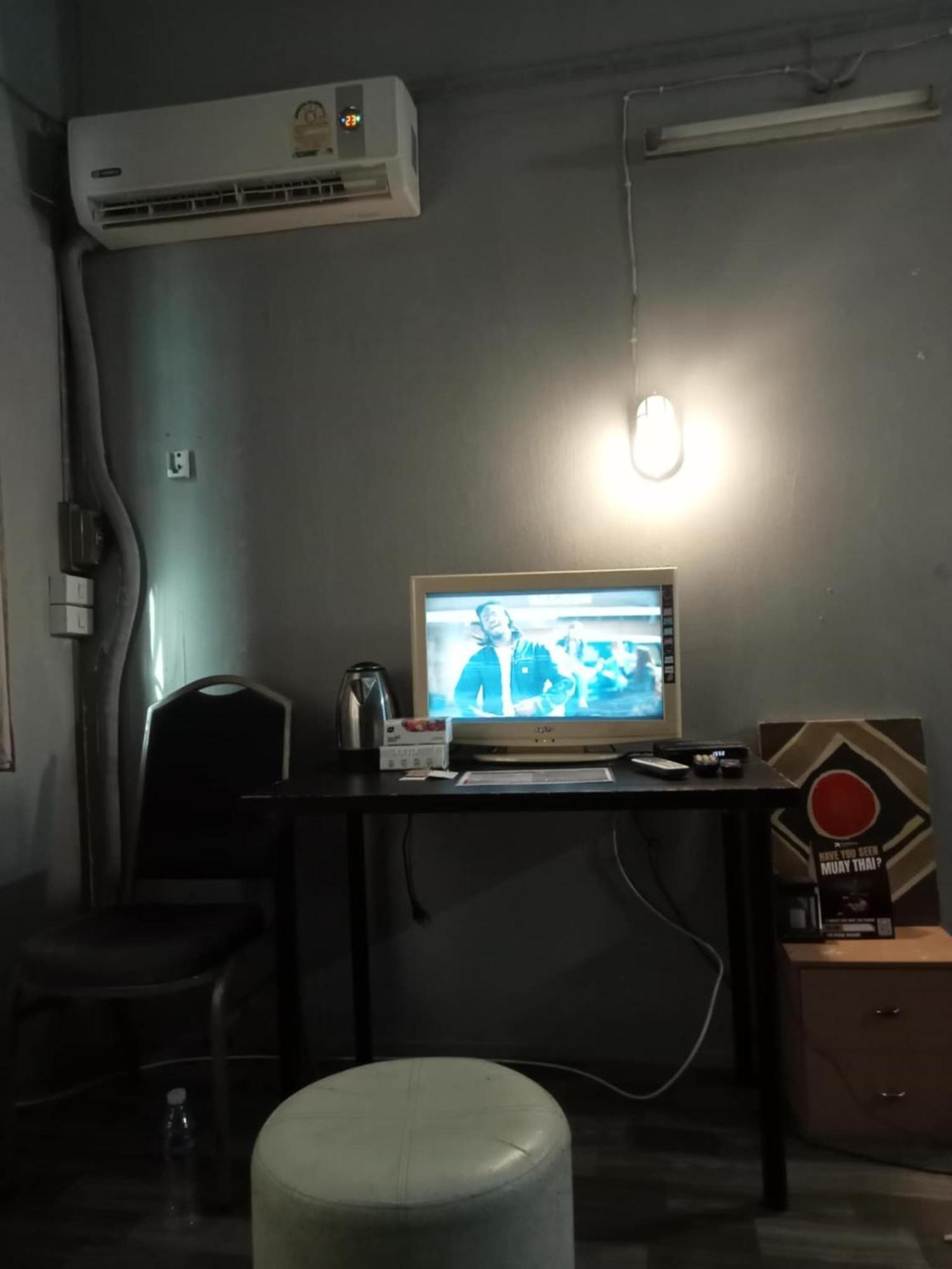 Appartement Bang Lumphu House&Bistro à Bangkok Extérieur photo
