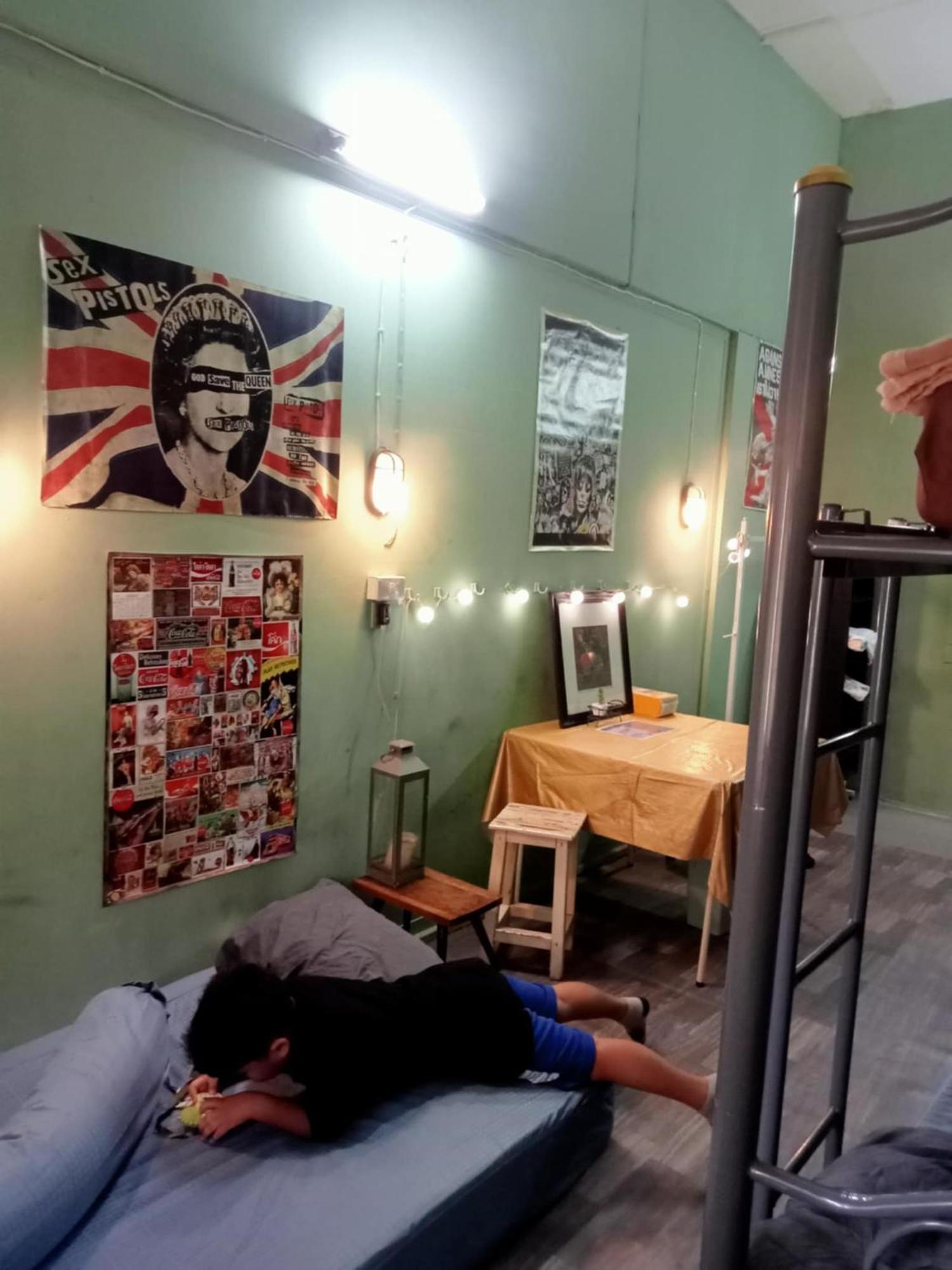 Appartement Bang Lumphu House&Bistro à Bangkok Extérieur photo